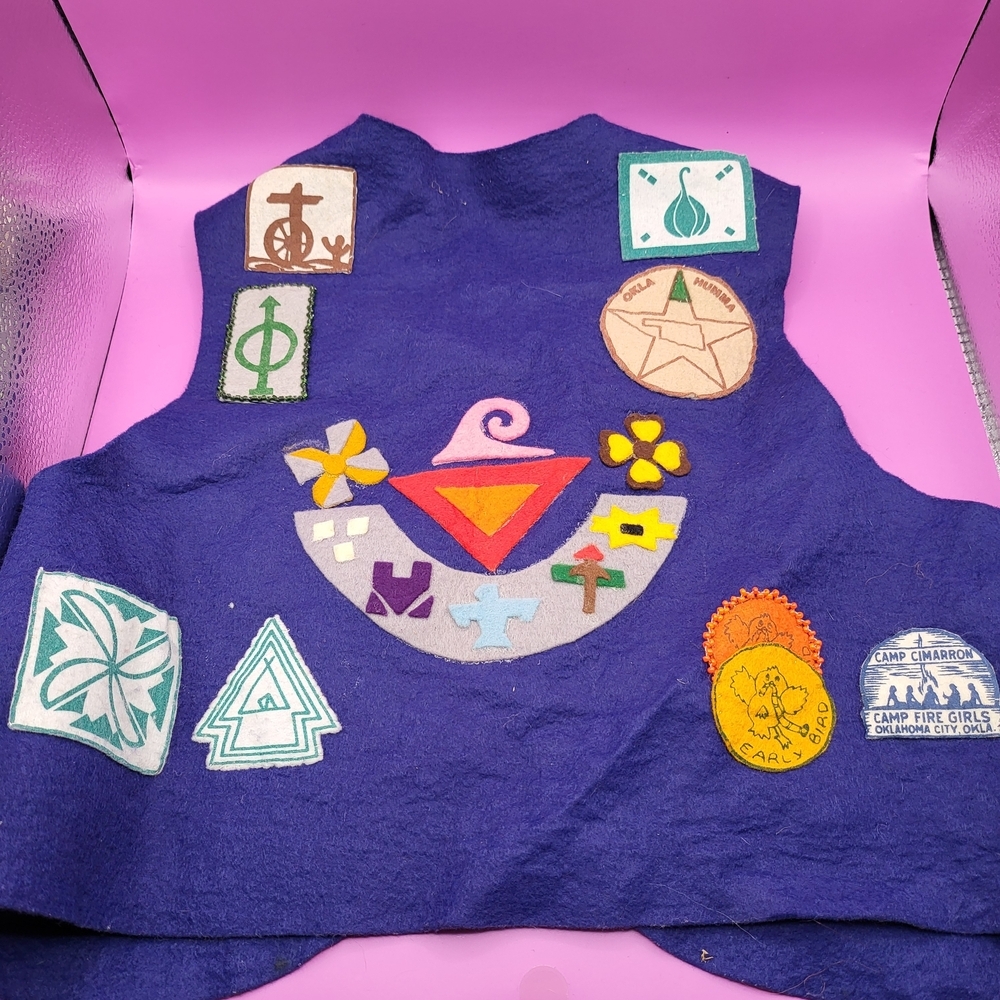 Vintage Camp Fire Girls Blue Bird Vest with Patches Oklahoma - Picture 3 of 3